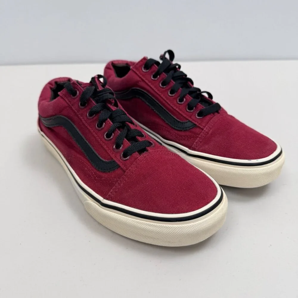 VANS Sneakers Mens Size 8  / Womens 9.5 Red Canvas Low Top Old Skool